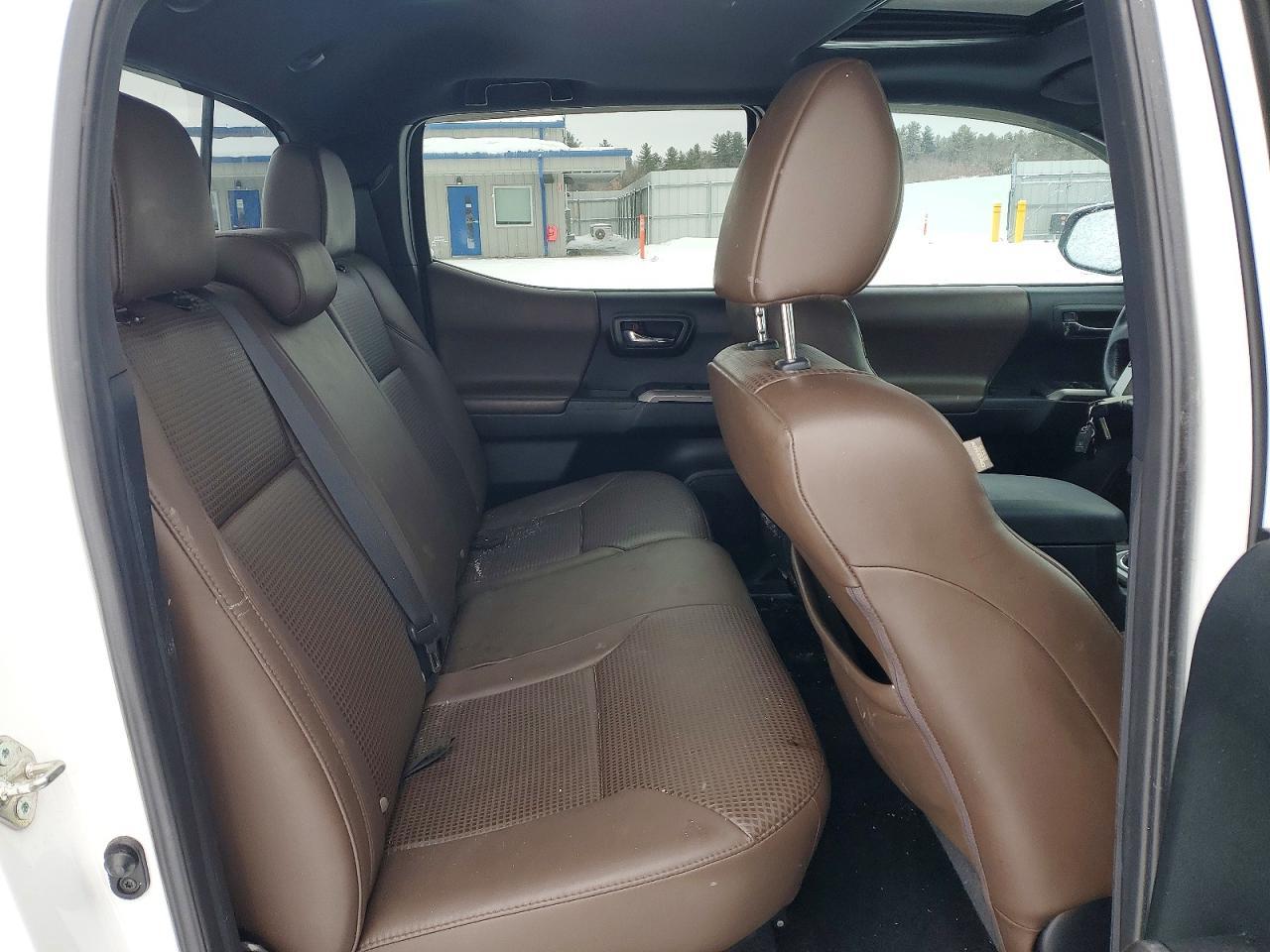 2017 TOYOTA TACOMA