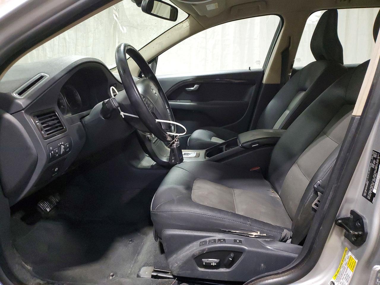 2009 VOLVO V70