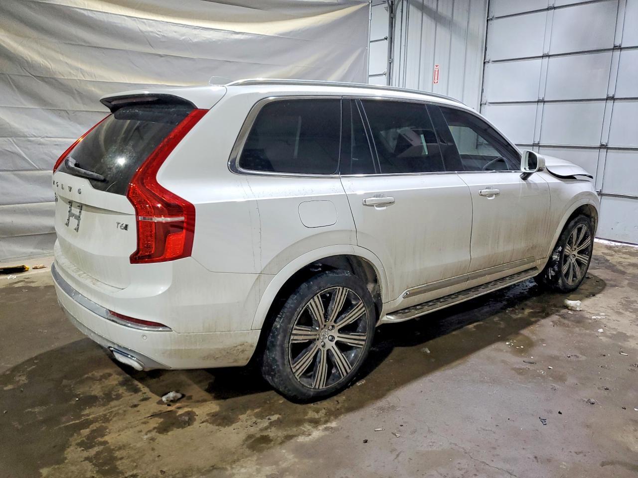 2021 VOLVO XC90