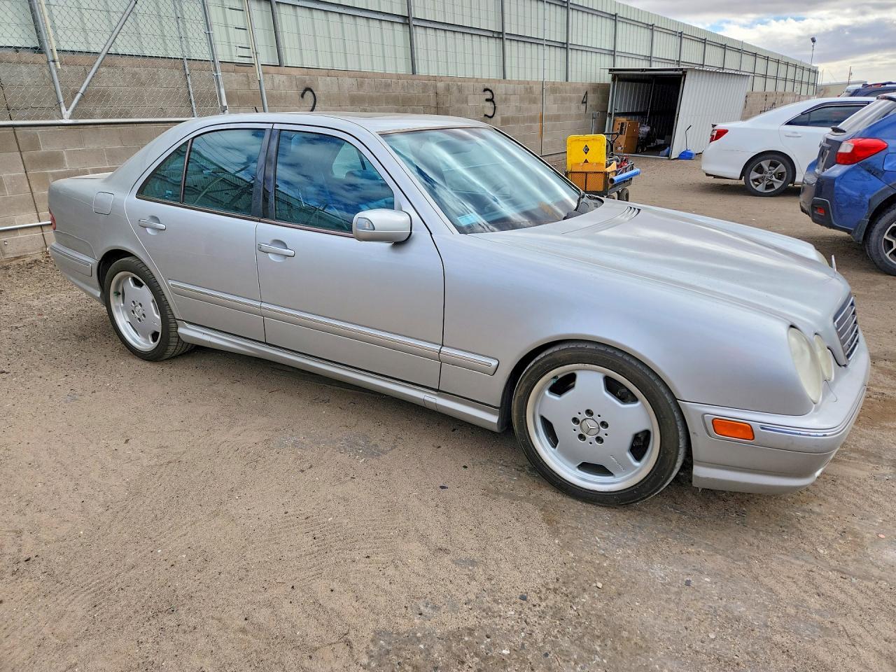 2000 MERCEDES-BENZ E-Class