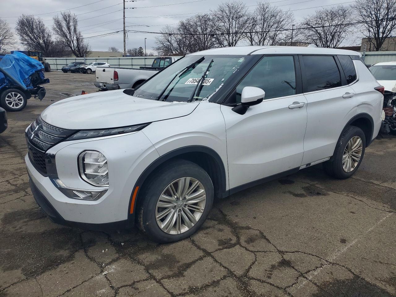 2023 MITSUBISHI outlander