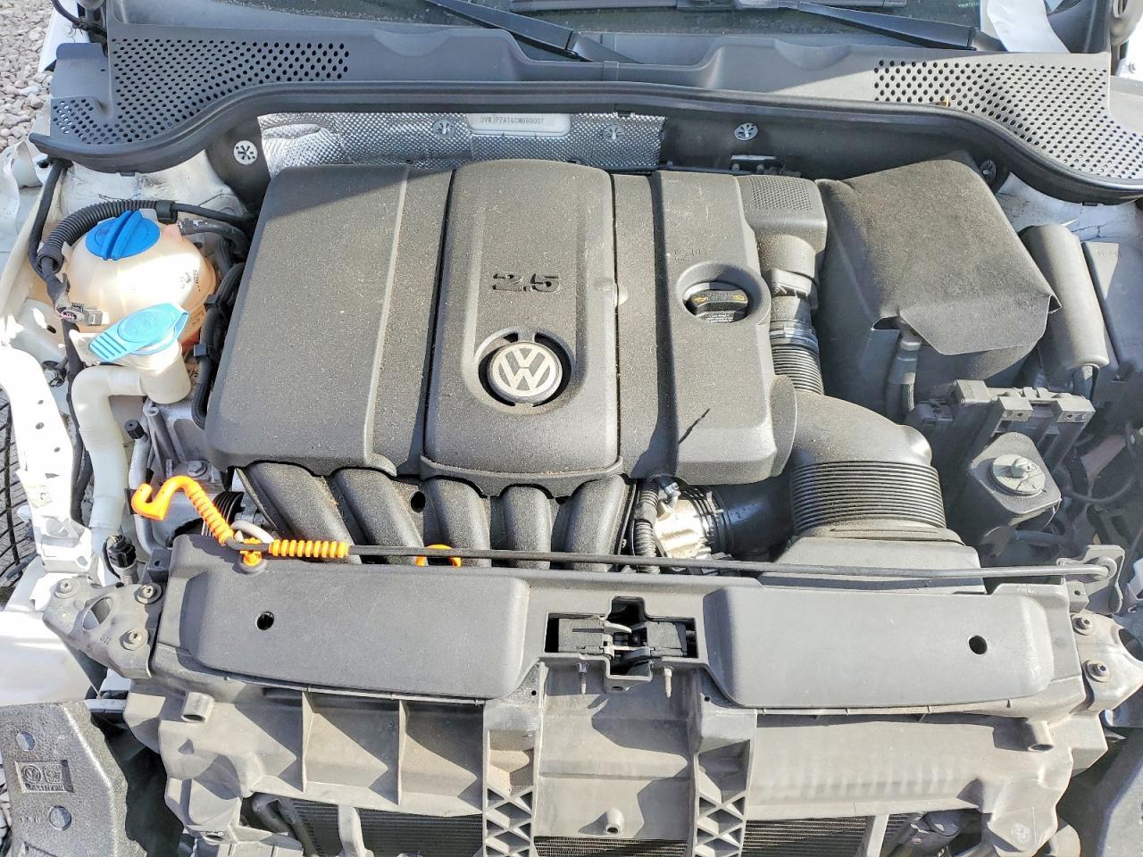 2012 VOLKSWAGEN Beetle