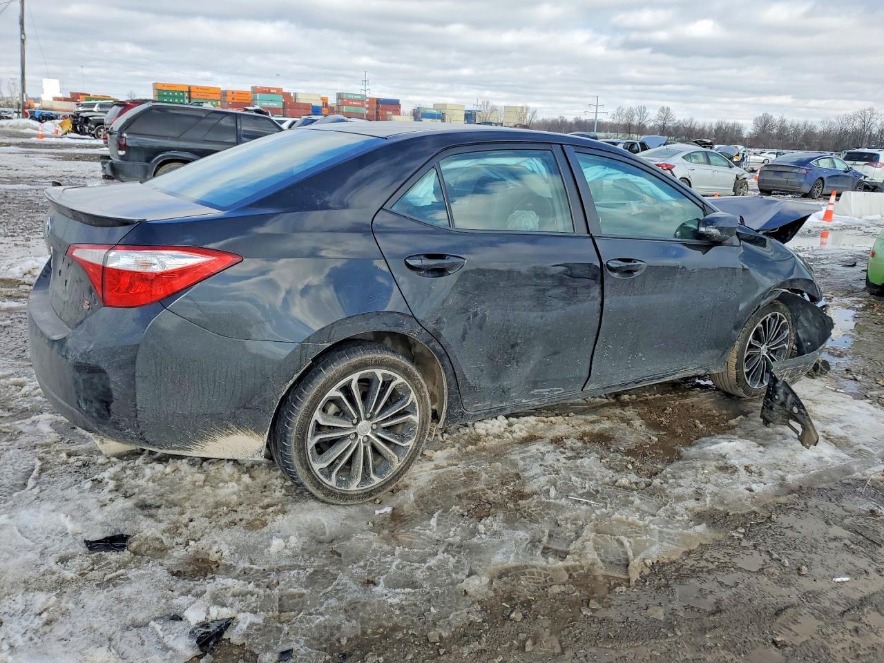 2015 TOYOTA COROLLA