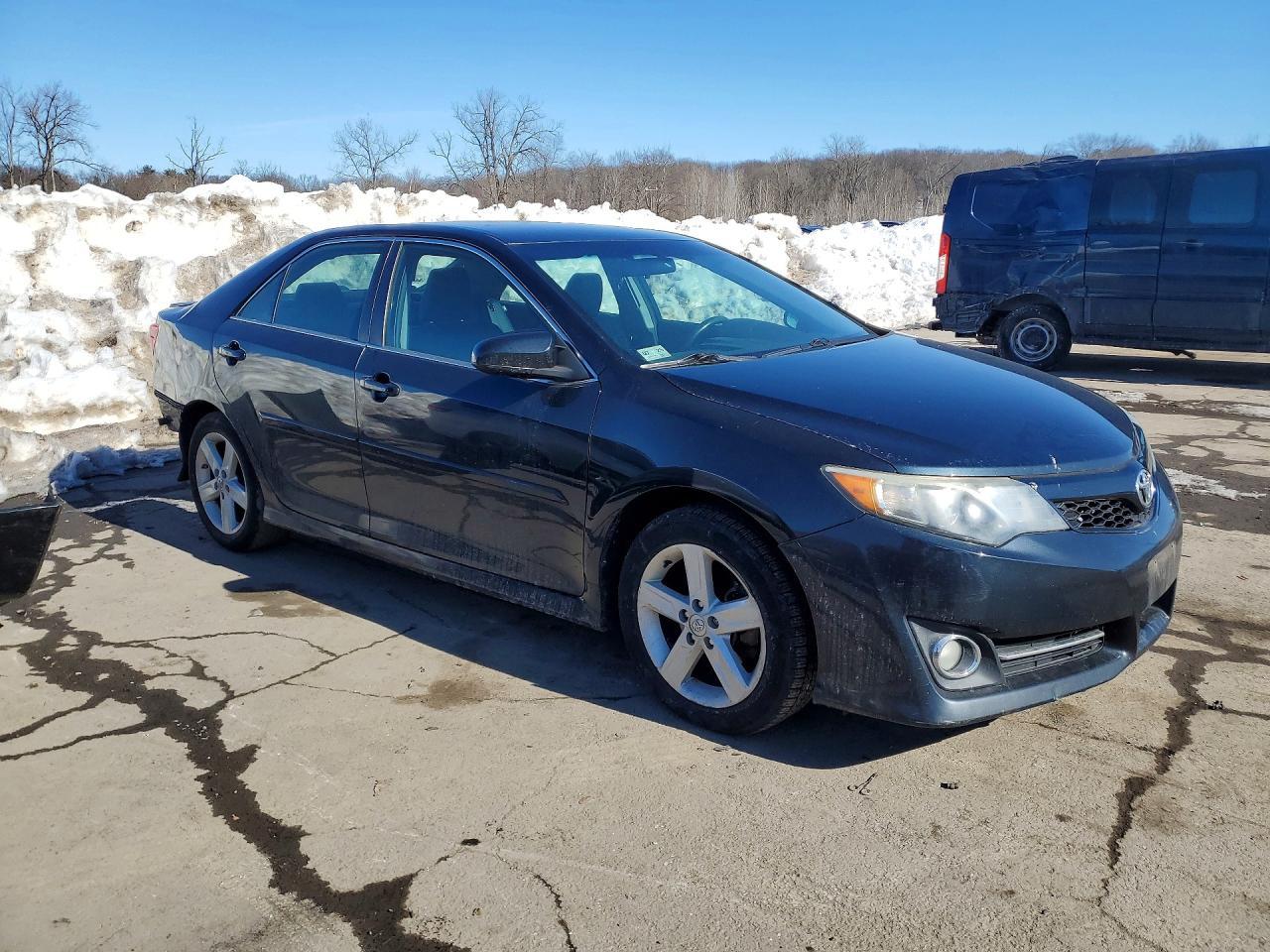 2014 TOYOTA CAMRY
