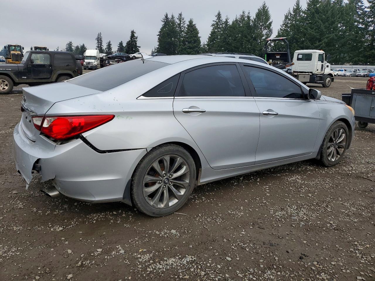2011 HYUNDAI SONATA