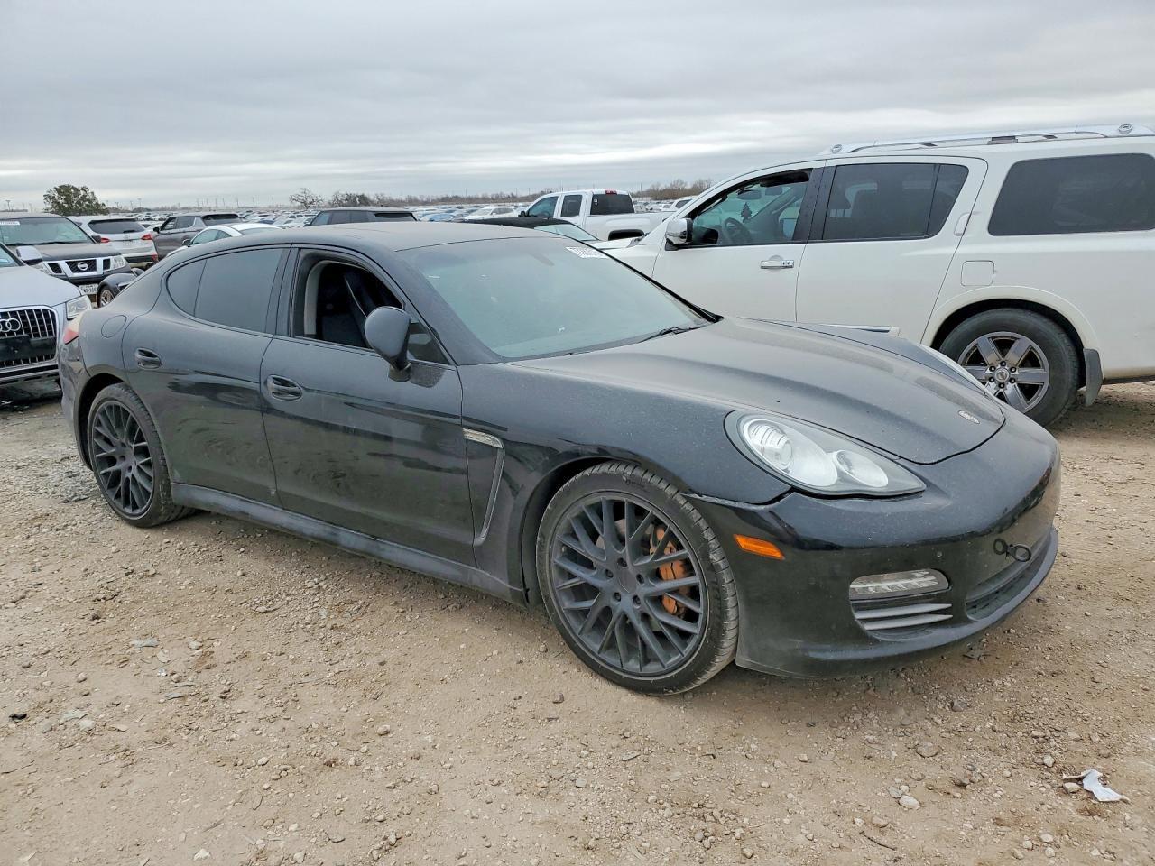 2011 PORSCHE Panamera