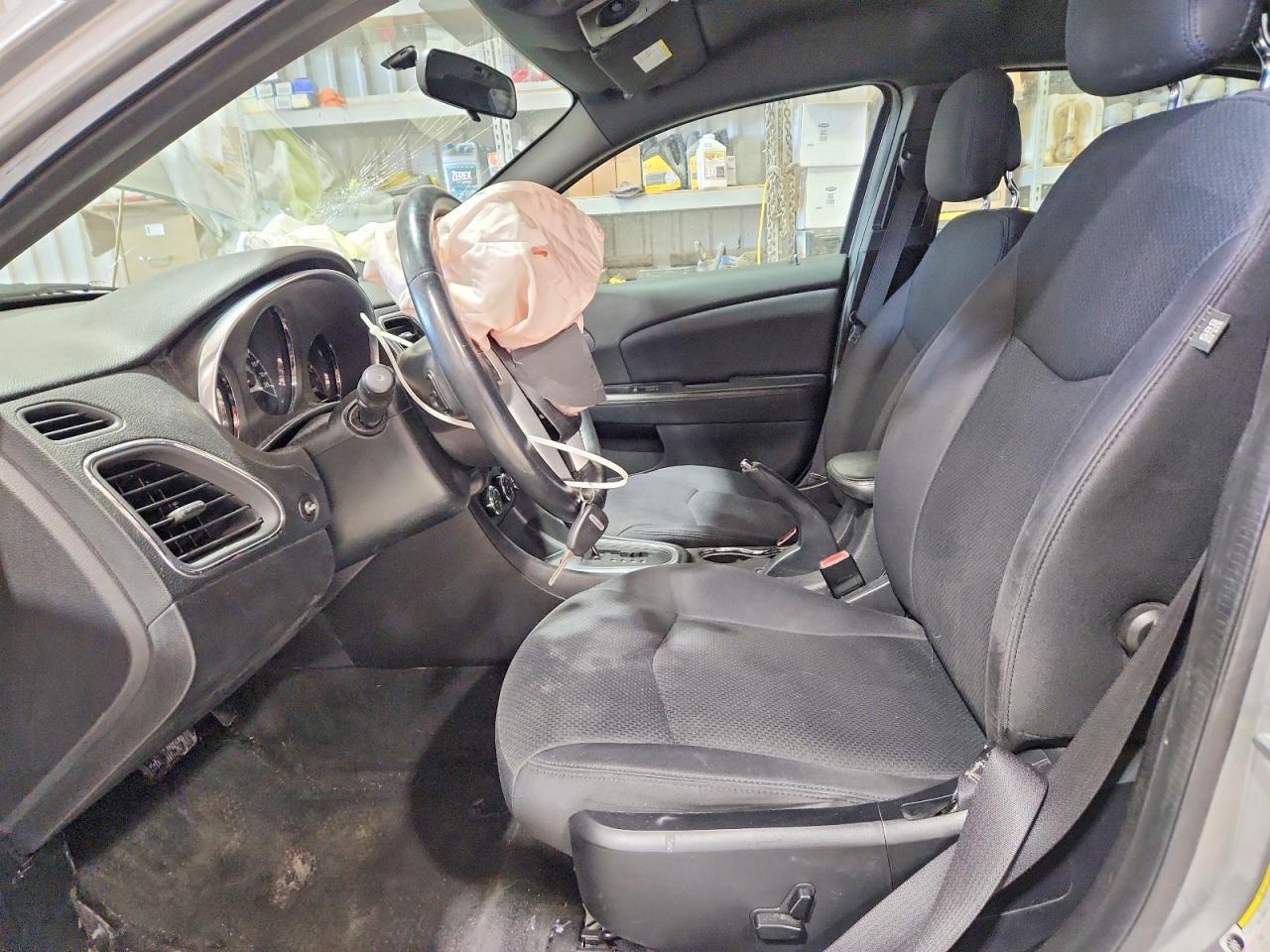 2013 CHRYSLER 200