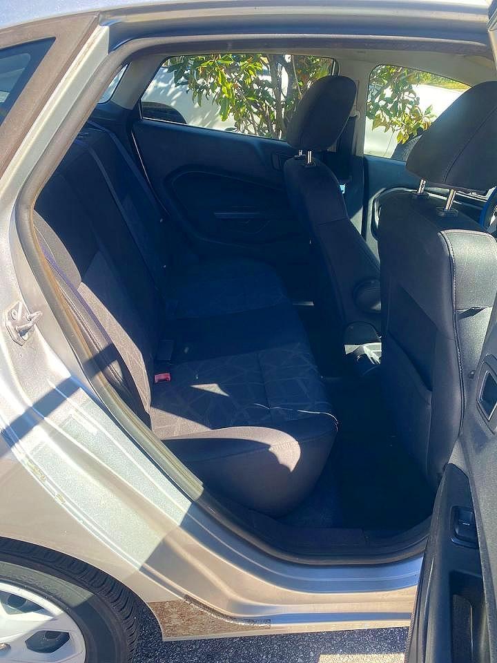 2012 FORD Fiesta