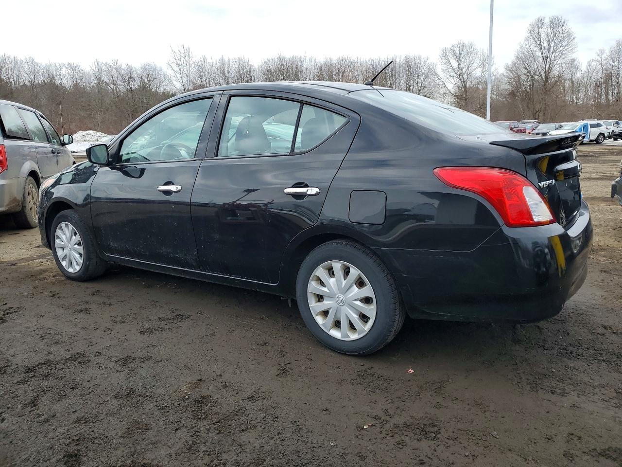 2016 NISSAN VERSA