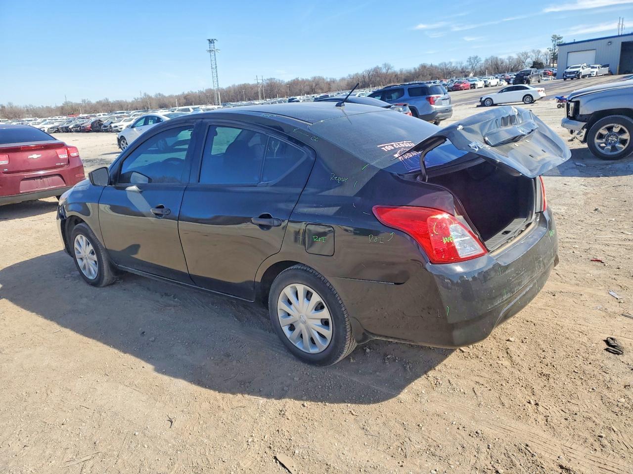 2017 NISSAN VERSA