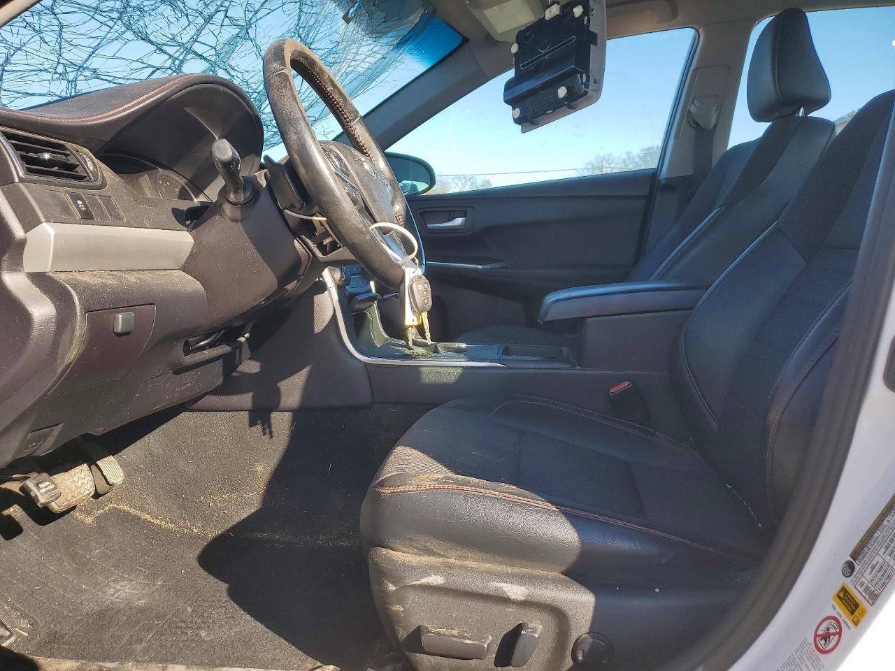 2016 TOYOTA CAMRY