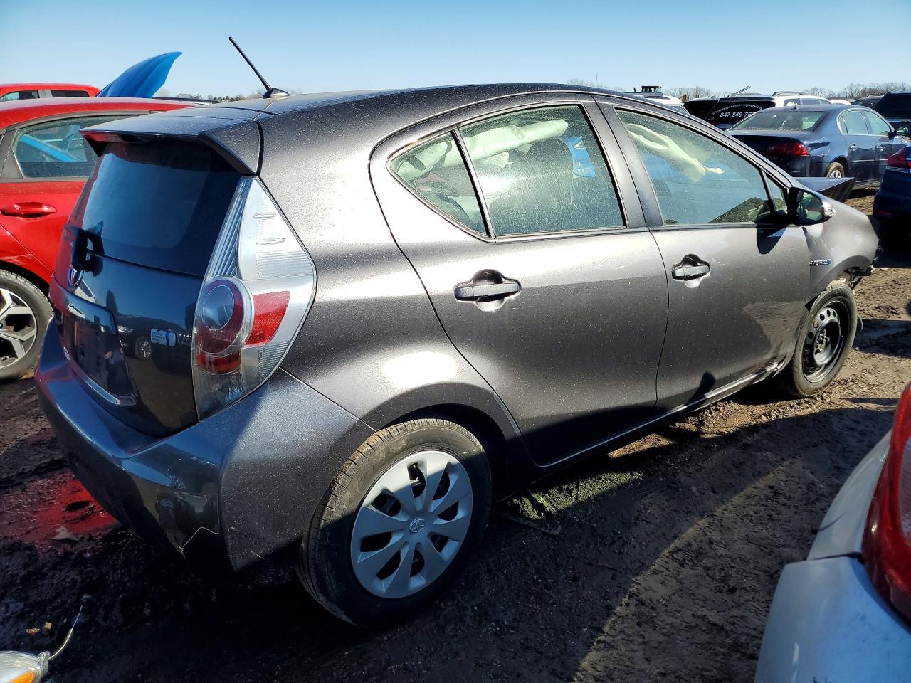 2013 TOYOTA Prius c