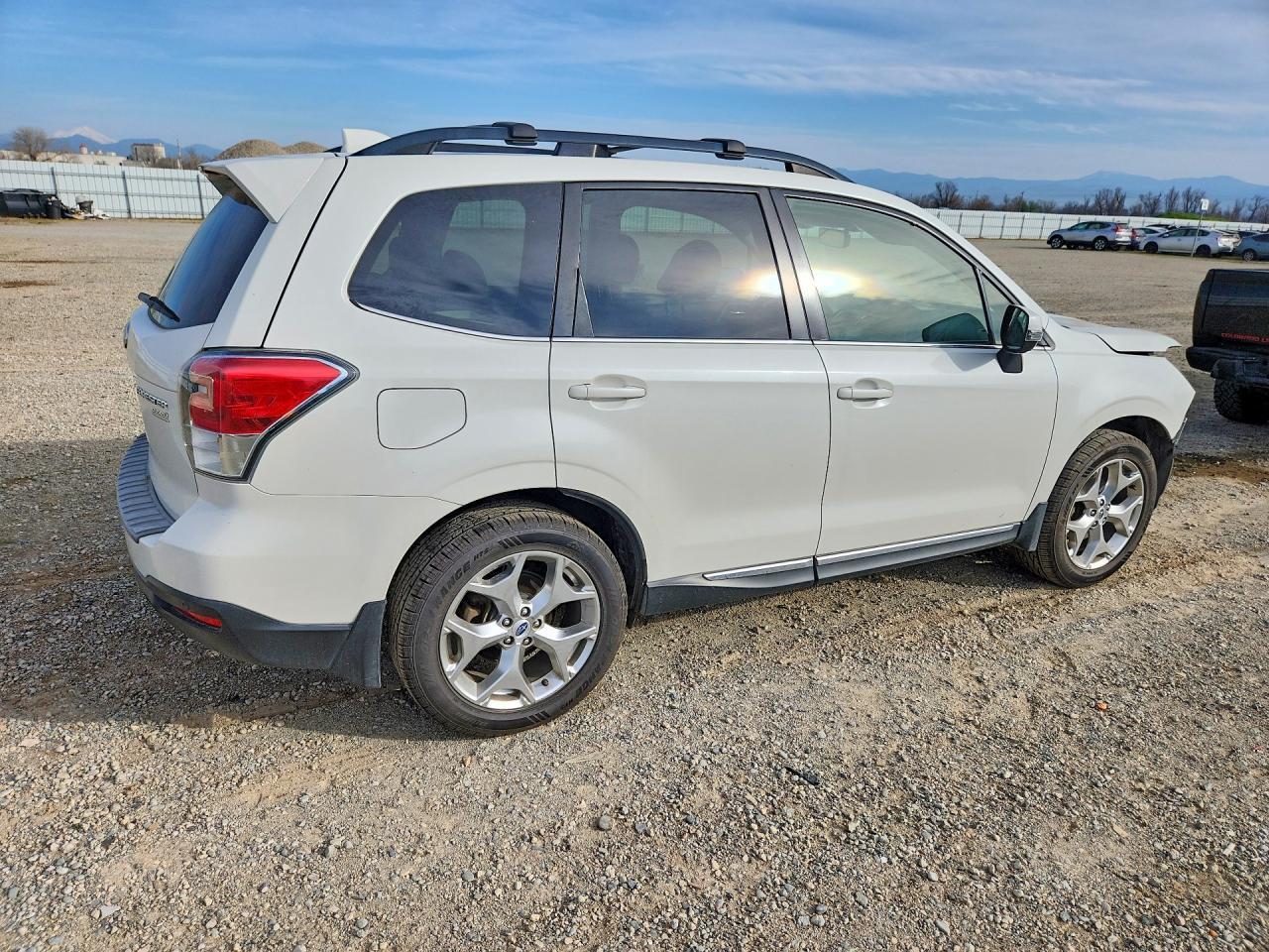2017 SUBARU FORESTER