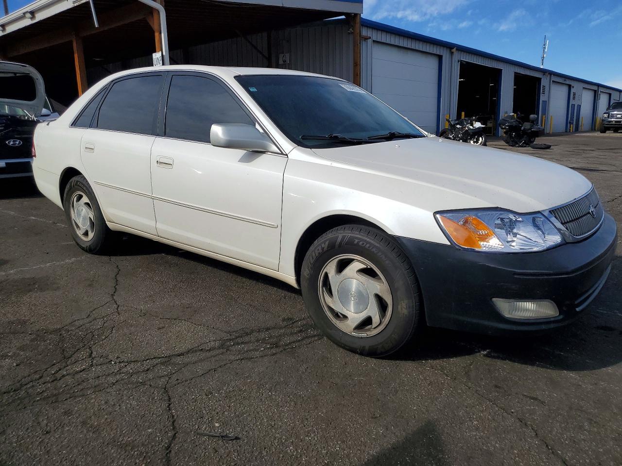 2001 TOYOTA Alavon