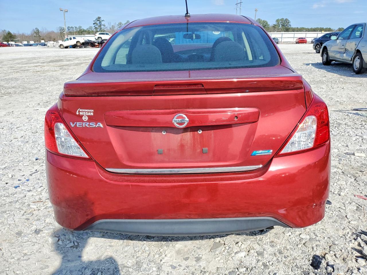 2016 NISSAN VERSA