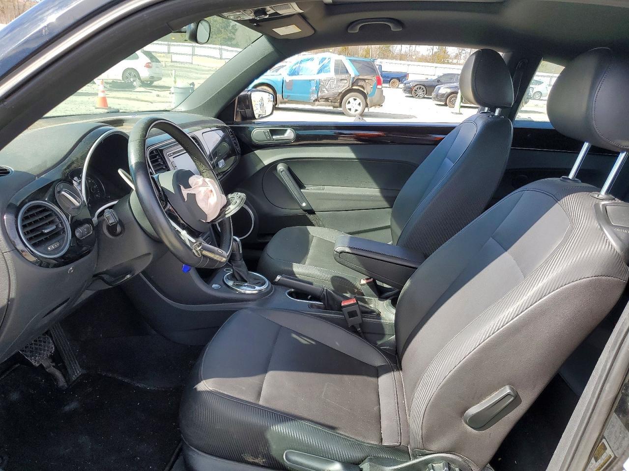 2012 VOLKSWAGEN Beetle