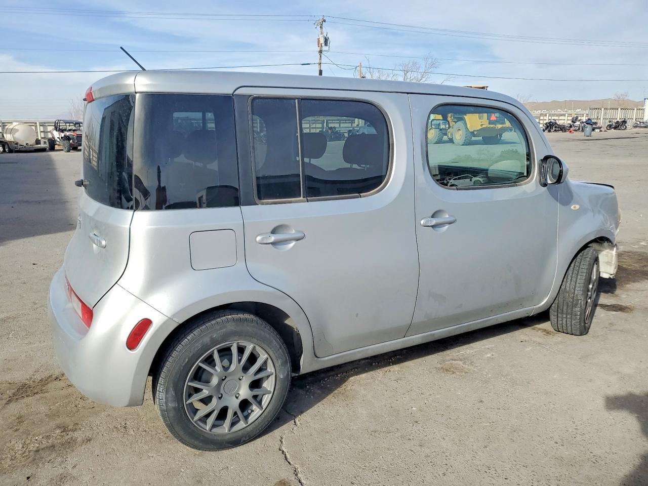 2012 NISSAN CUBE