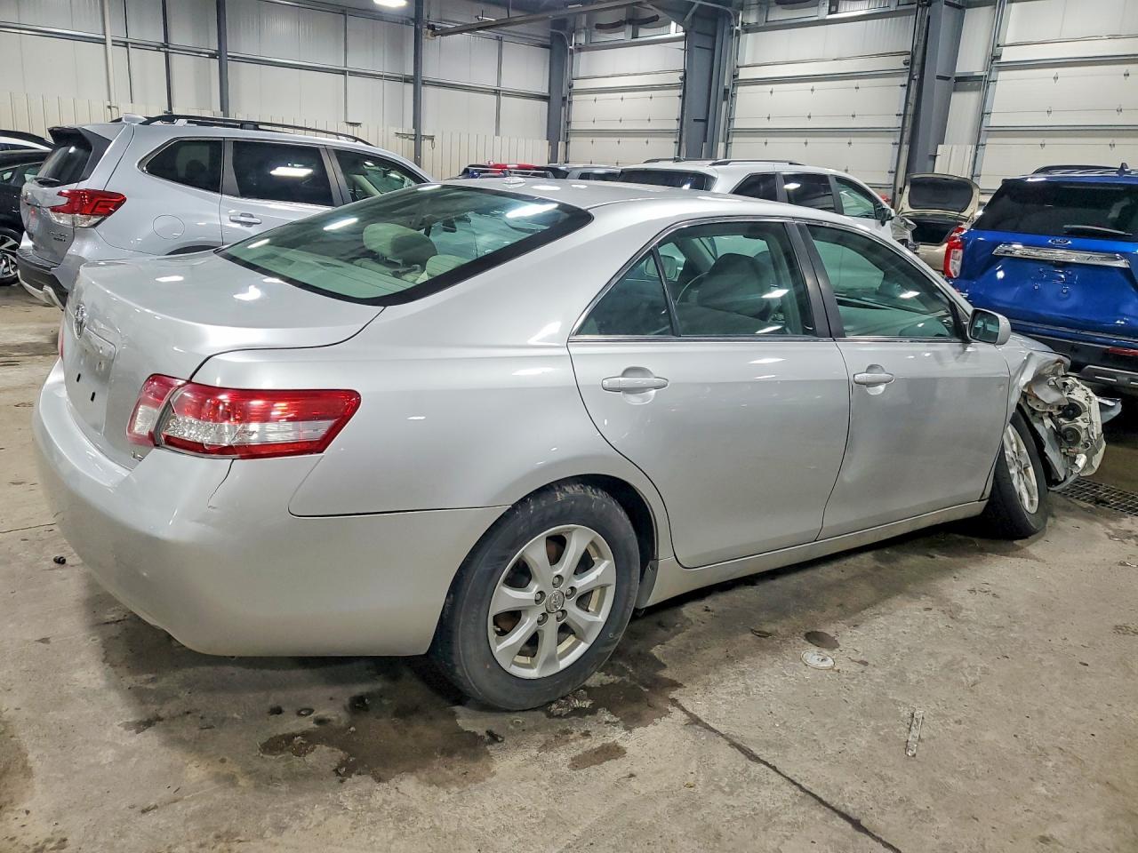 2011 TOYOTA CAMRY