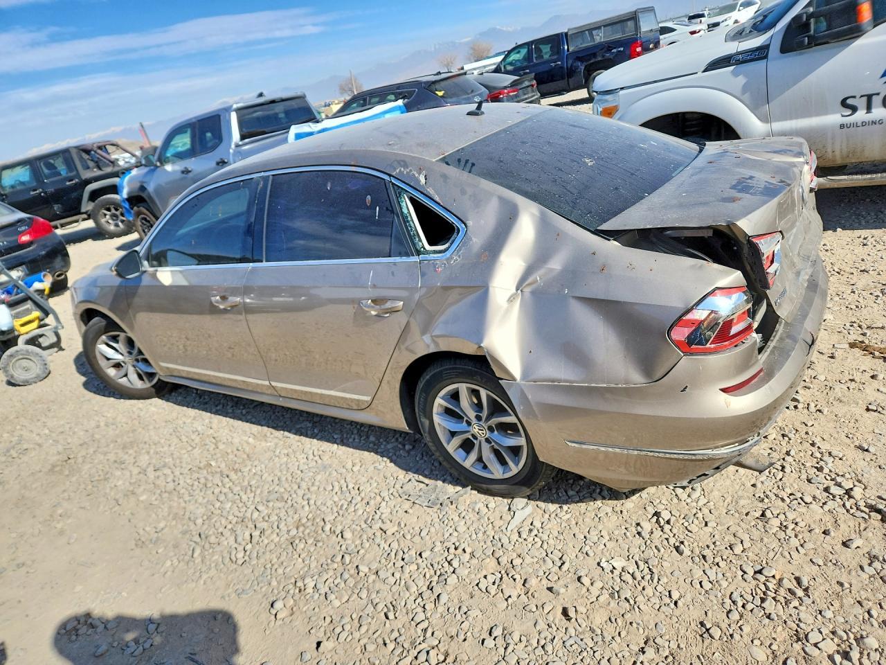 2016 VOLKSWAGEN Passat