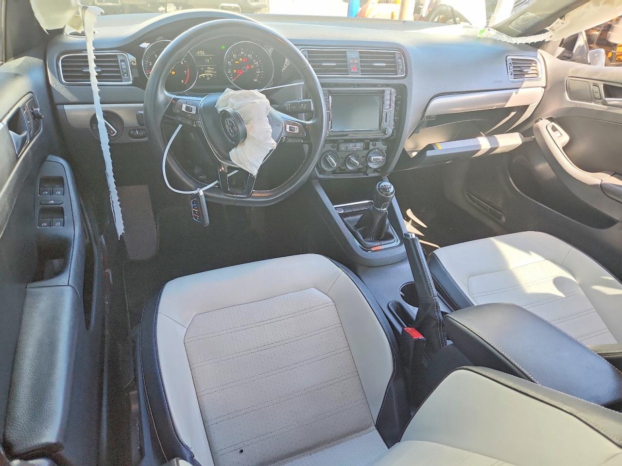 2016 VOLKSWAGEN JETTA