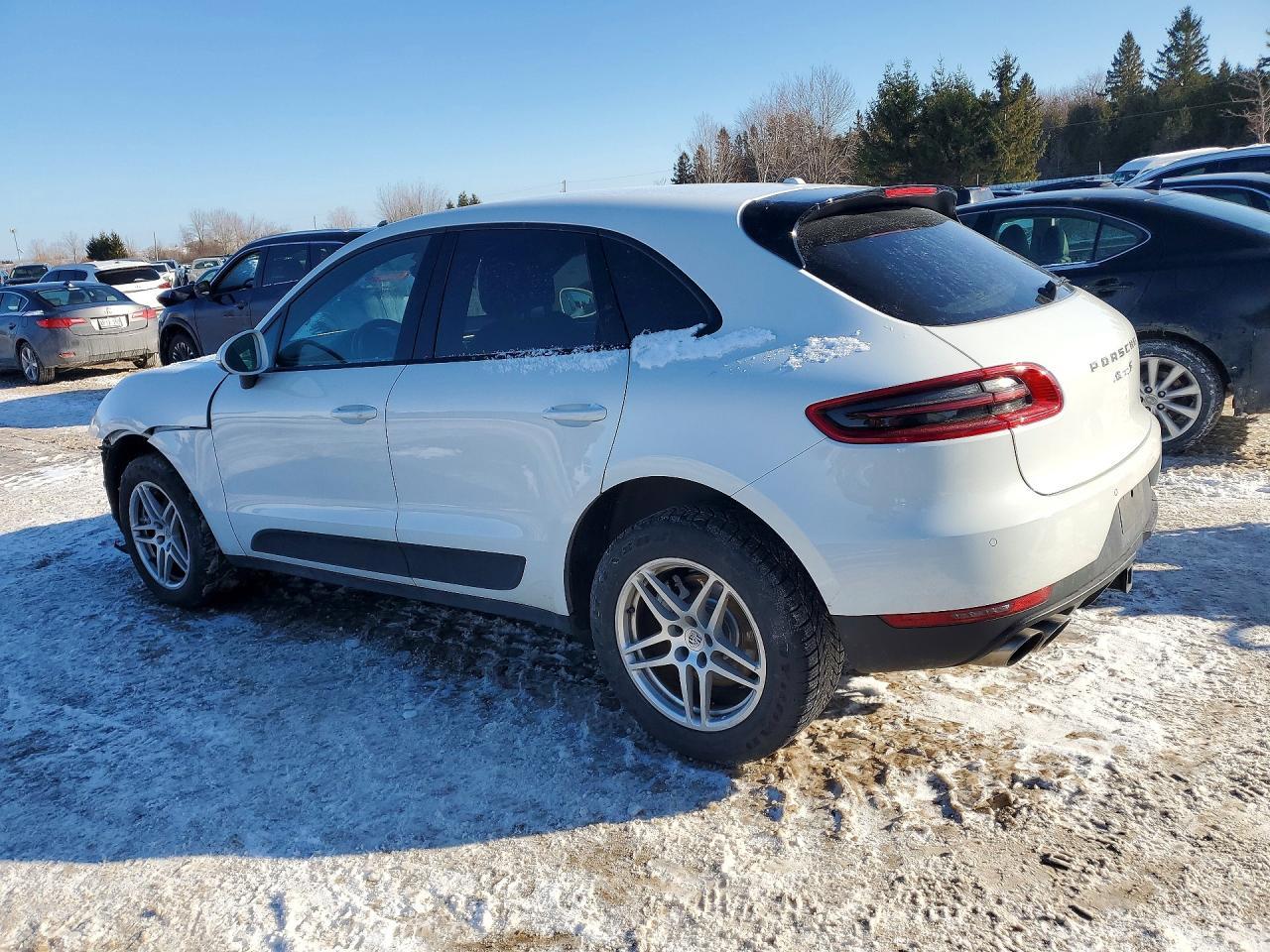 2017 PORSCHE Macan