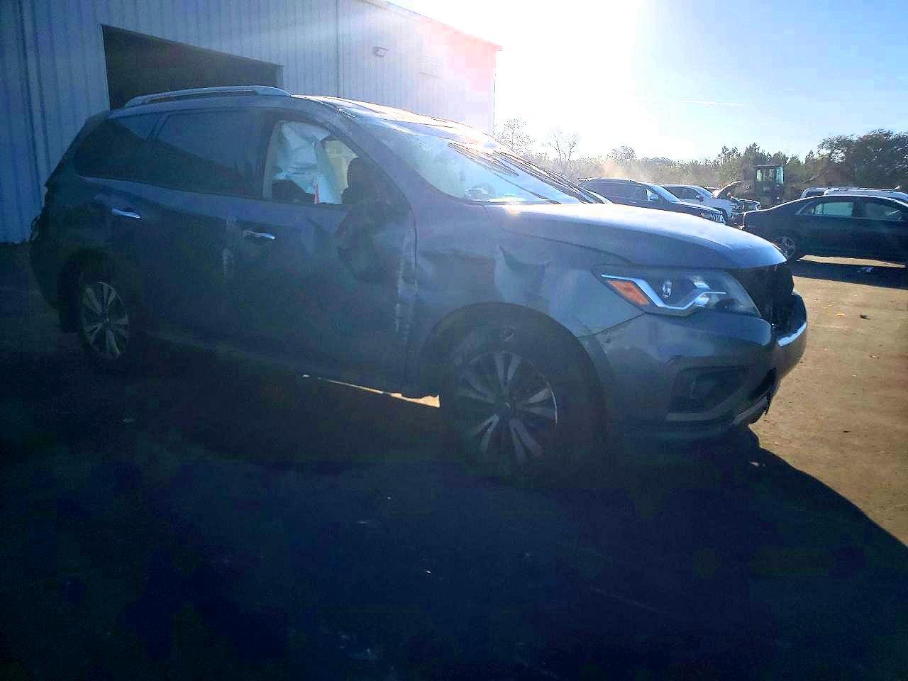 2017 NISSAN PATHFINDER
