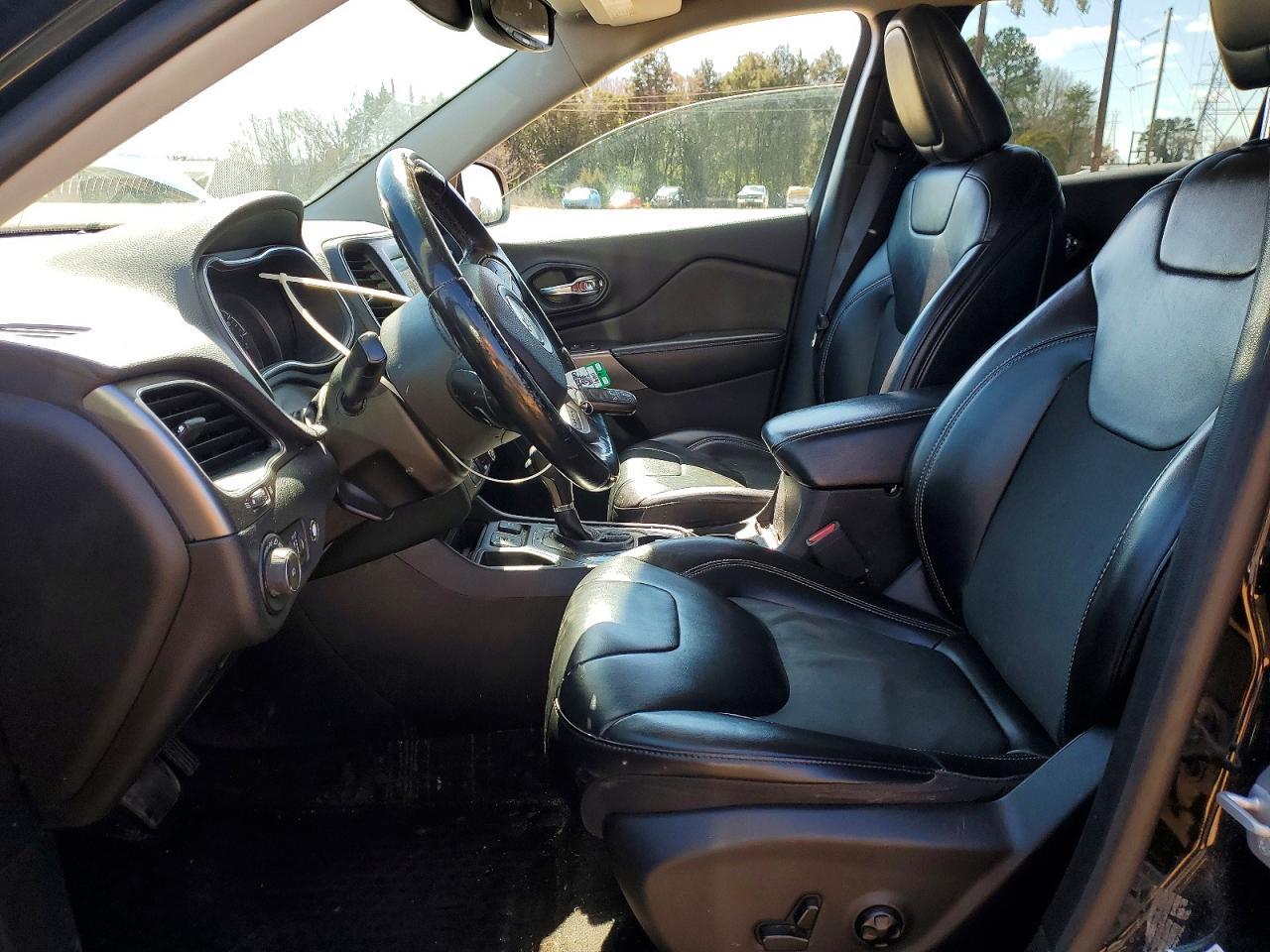 2019 JEEP CHEROKEE