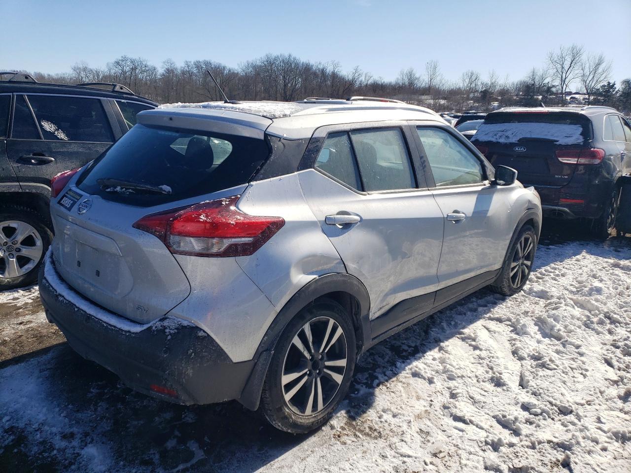 2020 NISSAN KICKS
