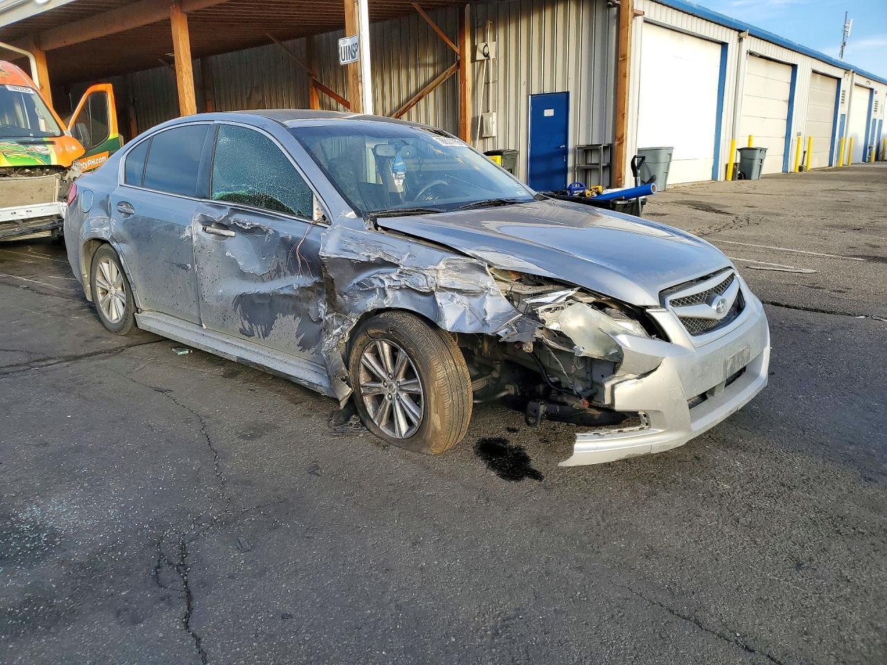 2011 SUBARU Legacy