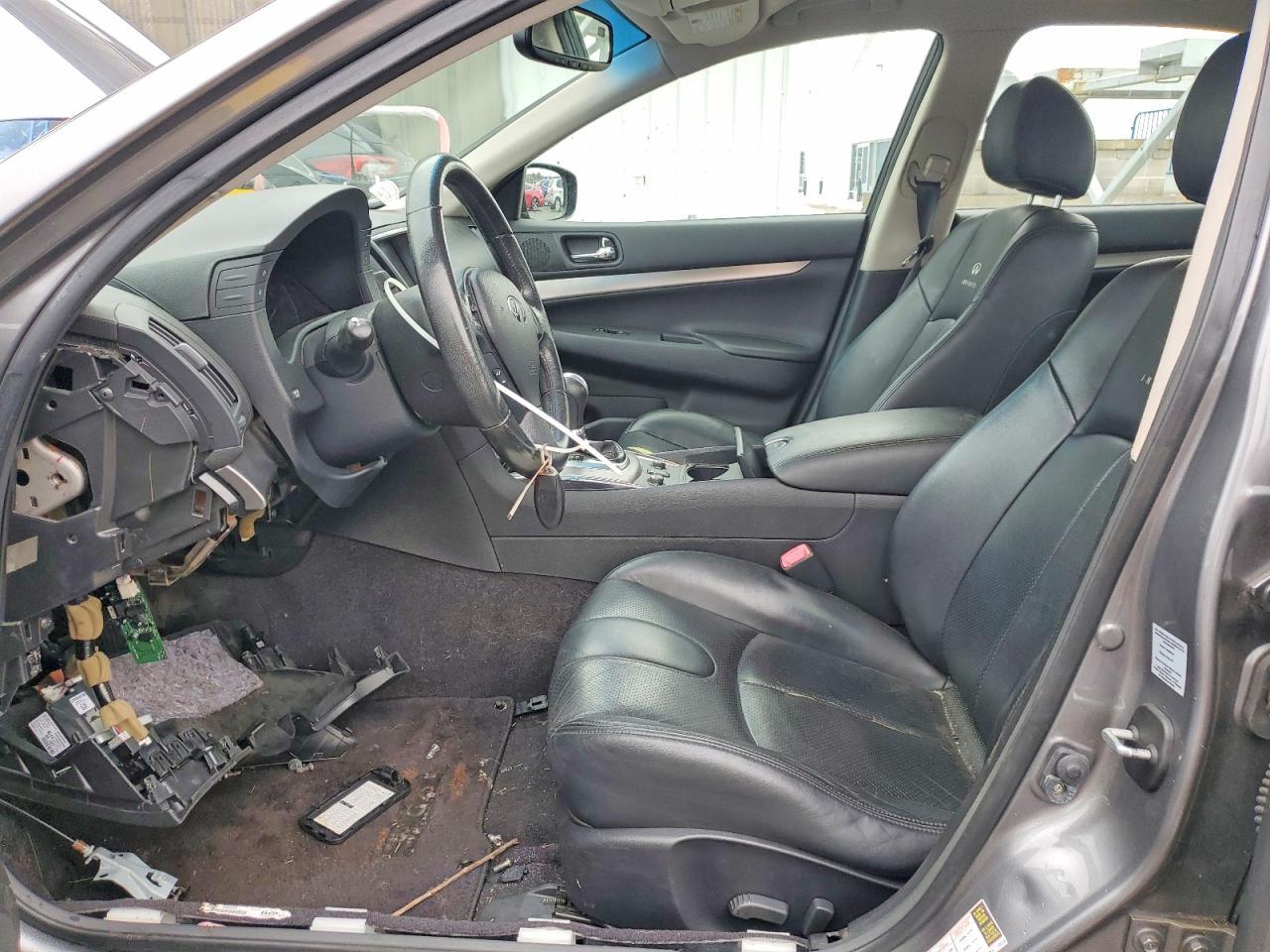 2011 INFINITI G25