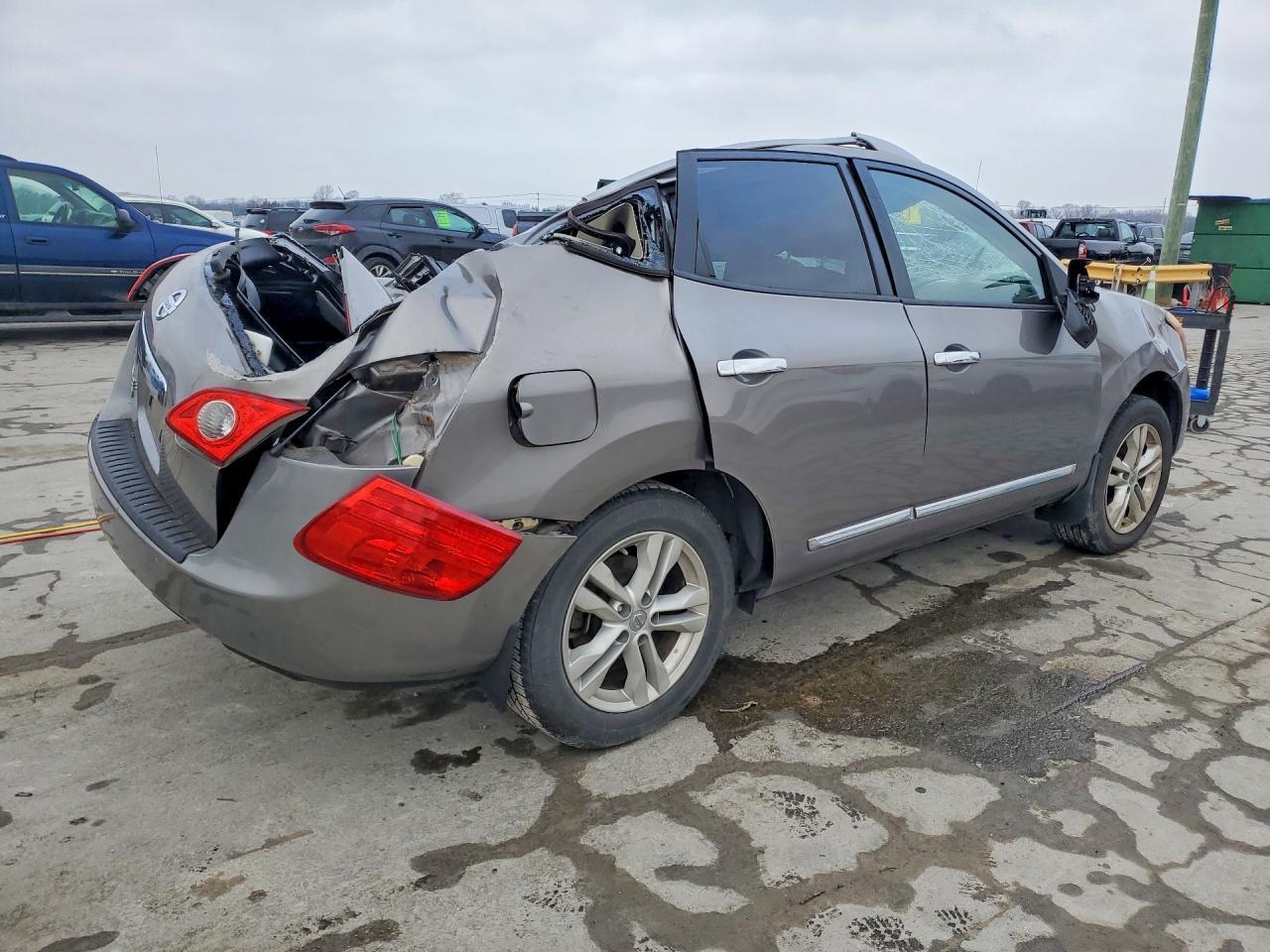2015 NISSAN ROGUE