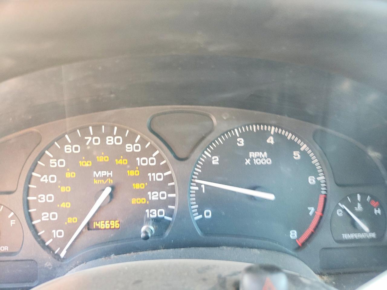 2002 SATURN Sc2