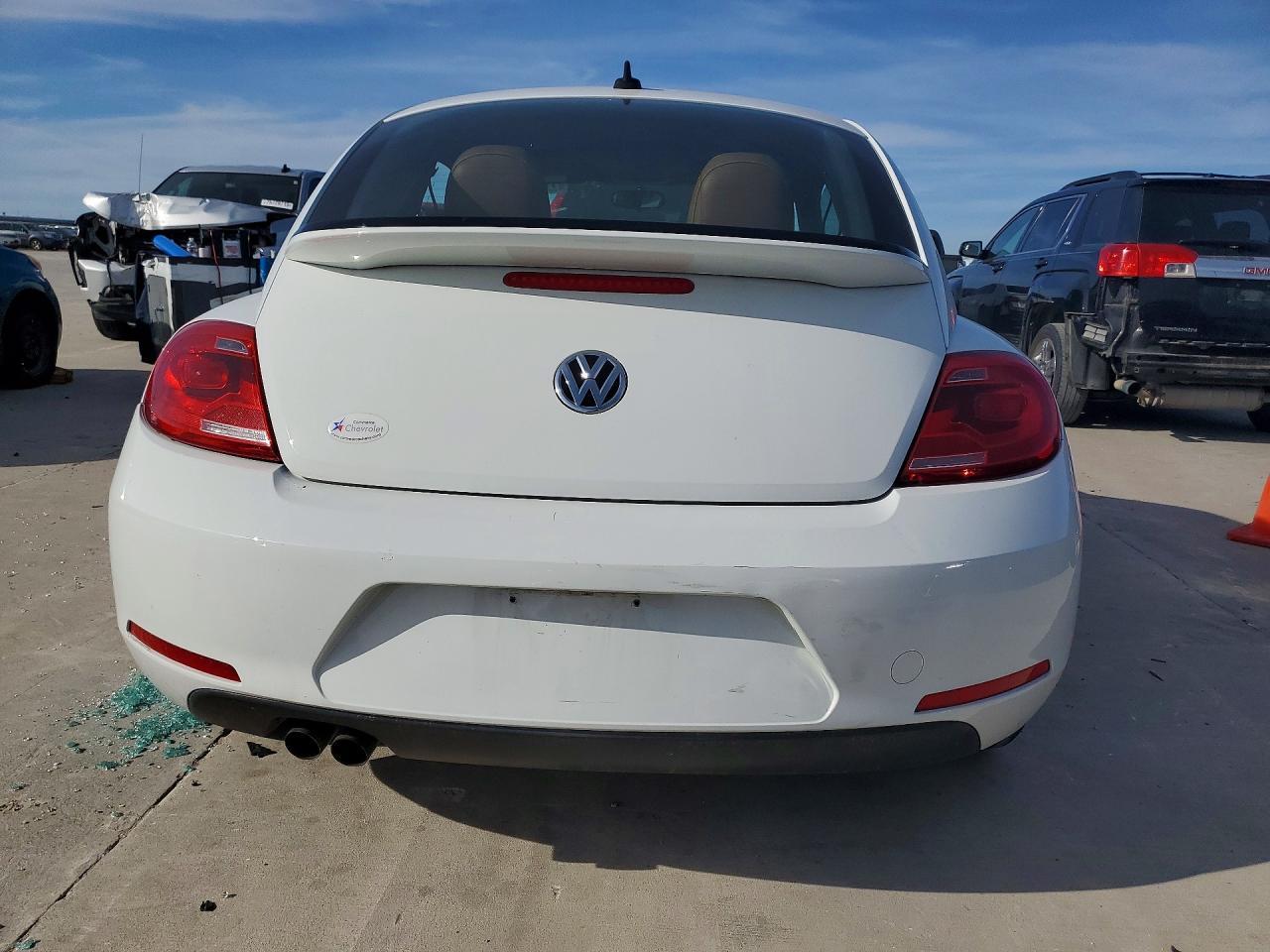 2015 VOLKSWAGEN Beetle