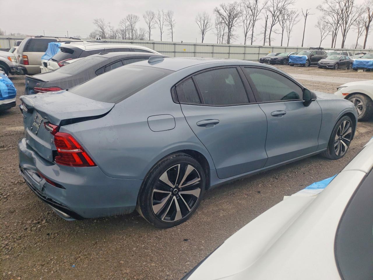2022 VOLVO S60