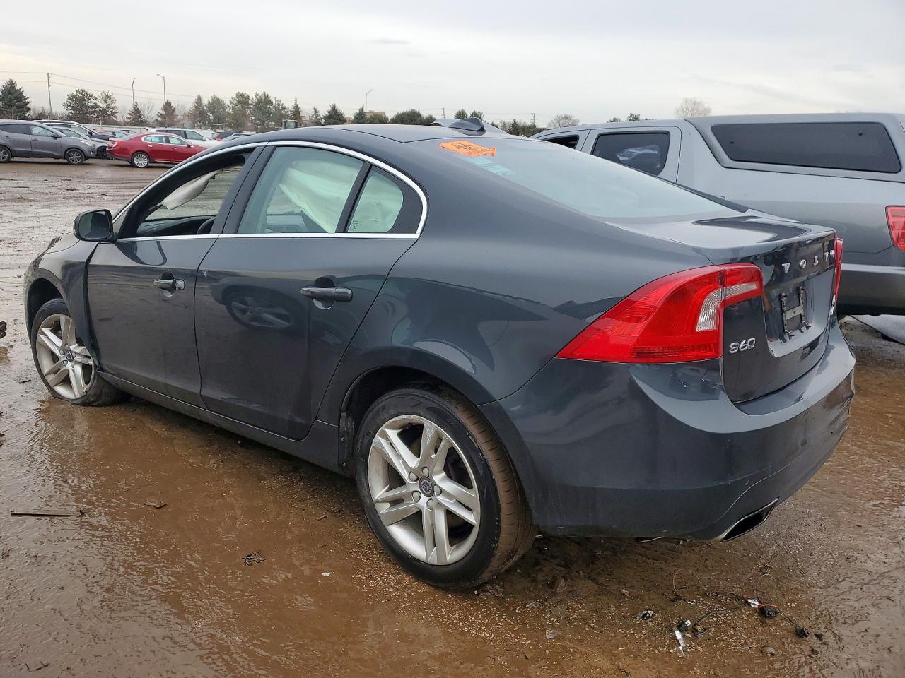 2015 VOLVO S60