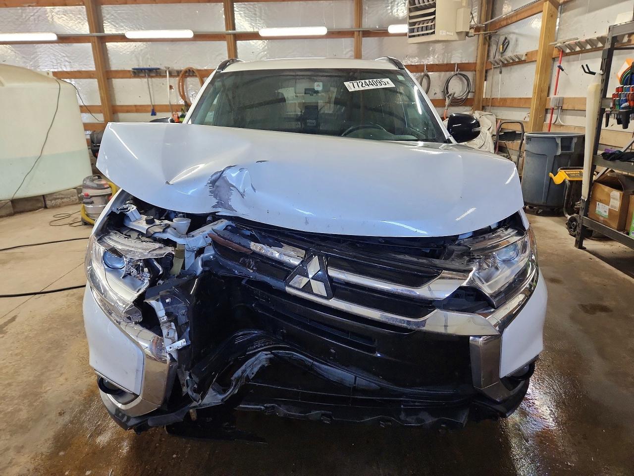 2018 MITSUBISHI outlander