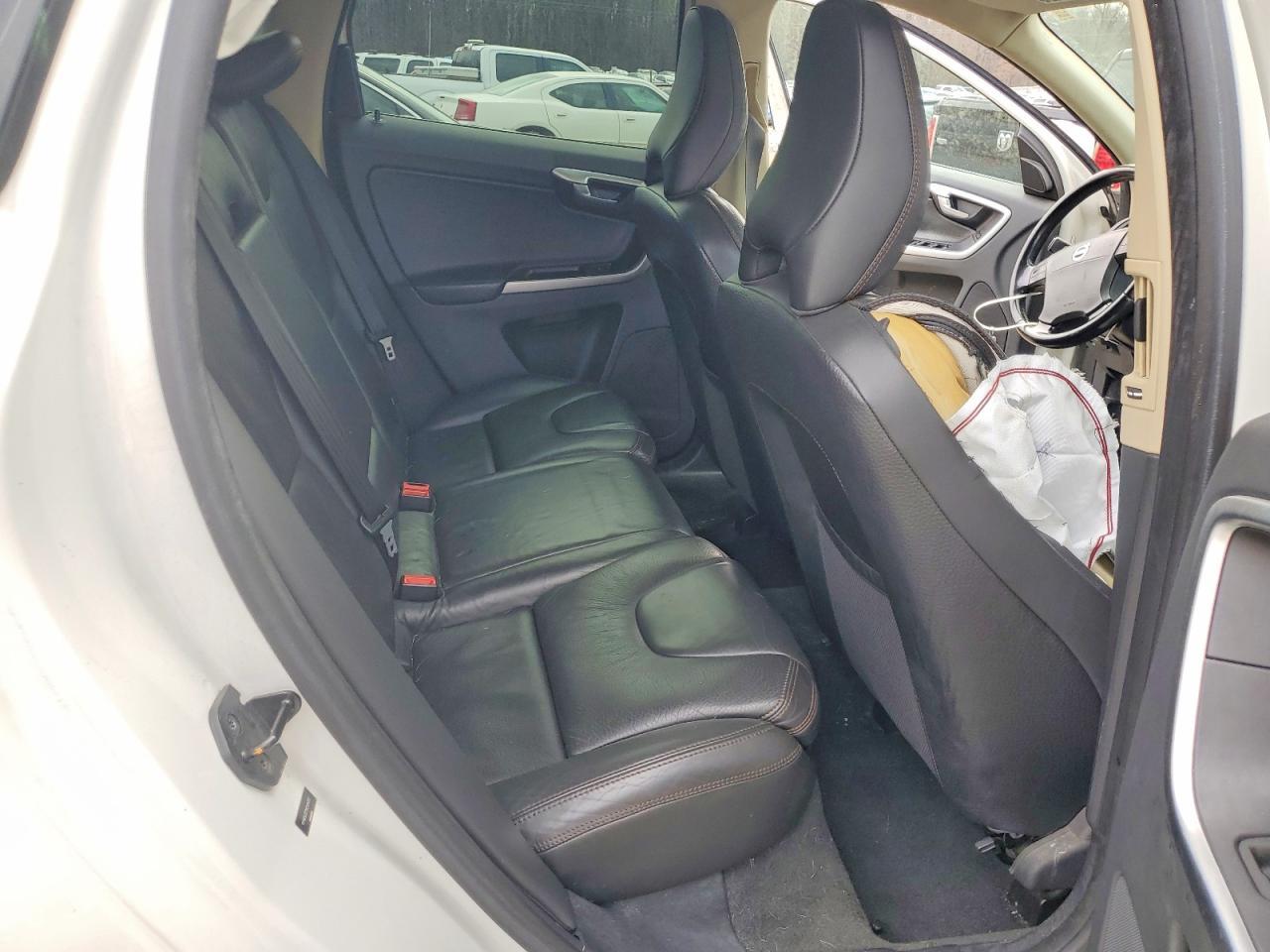 2010 VOLVO XC60