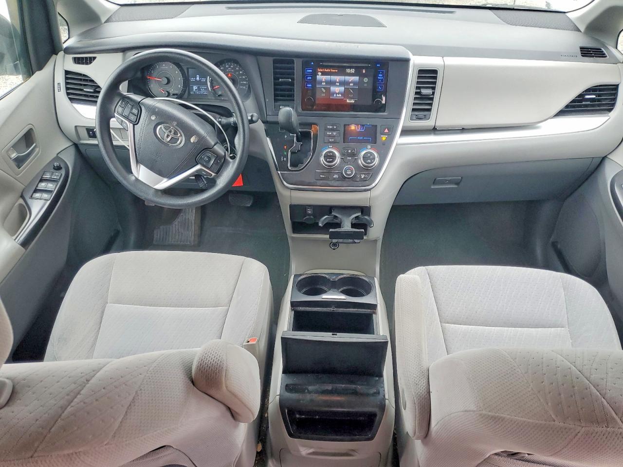 2016 TOYOTA SIENNA