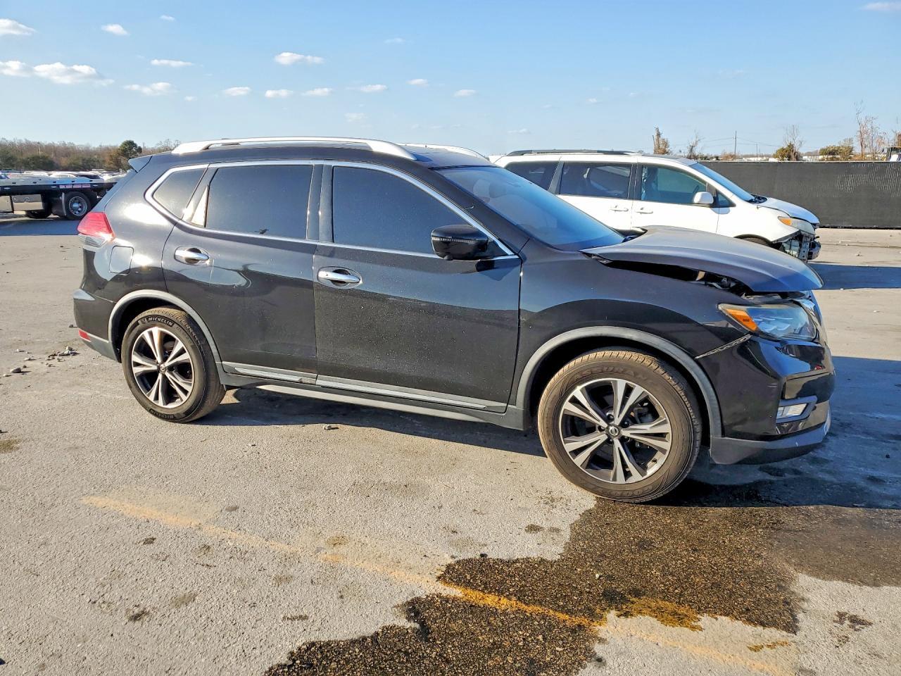 2017 NISSAN ROGUE