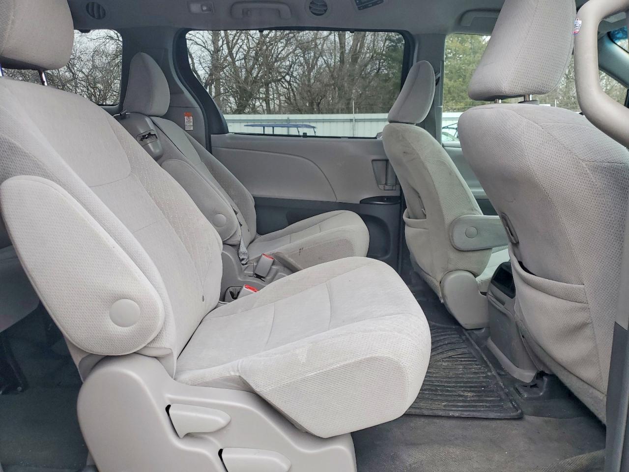 2015 TOYOTA SIENNA