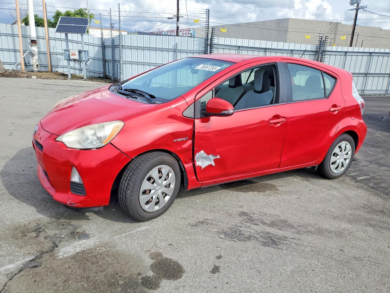 2013 TOYOTA Prius c