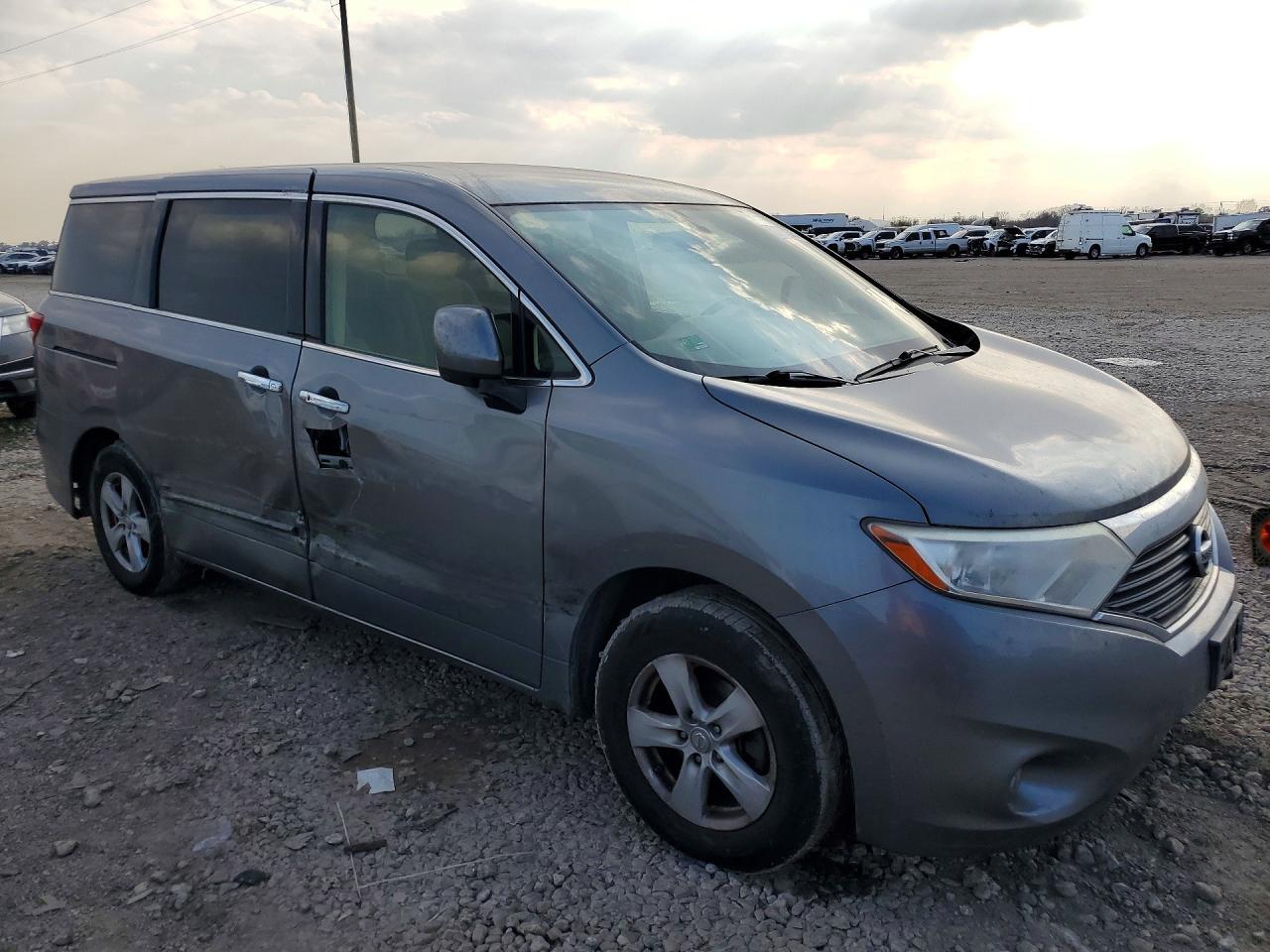 2015 NISSAN Quest
