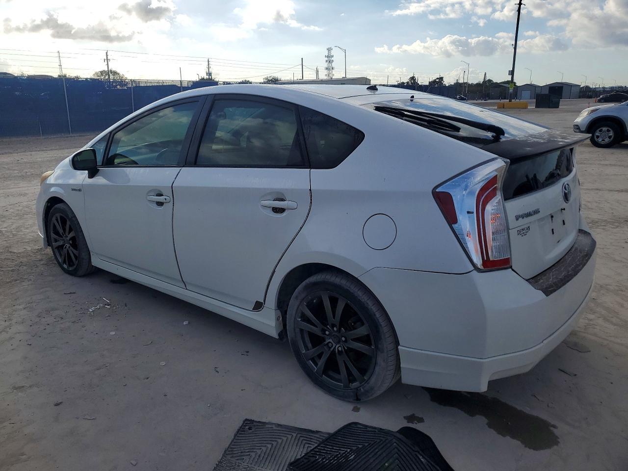 2013 TOYOTA PRIUS