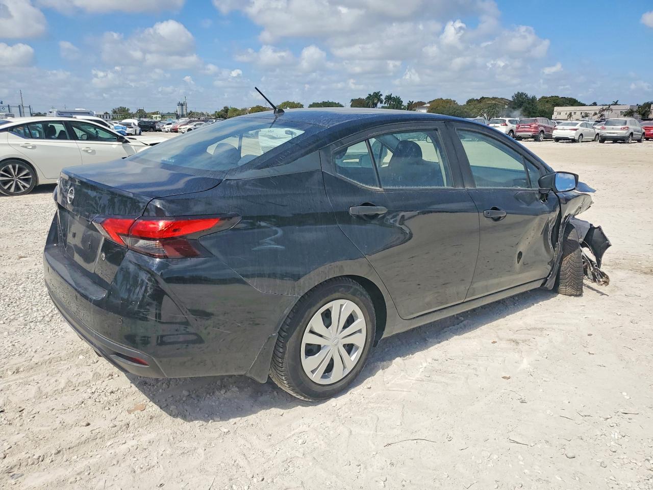 2023 NISSAN VERSA