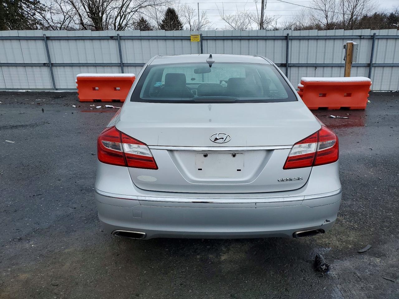 2013 HYUNDAI GENESIS
