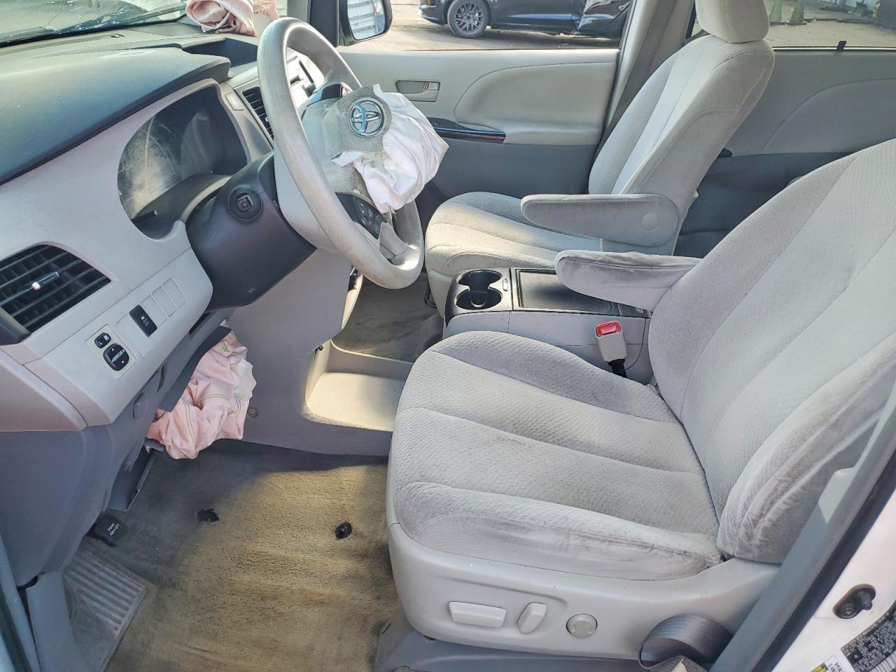 2014 TOYOTA SIENNA