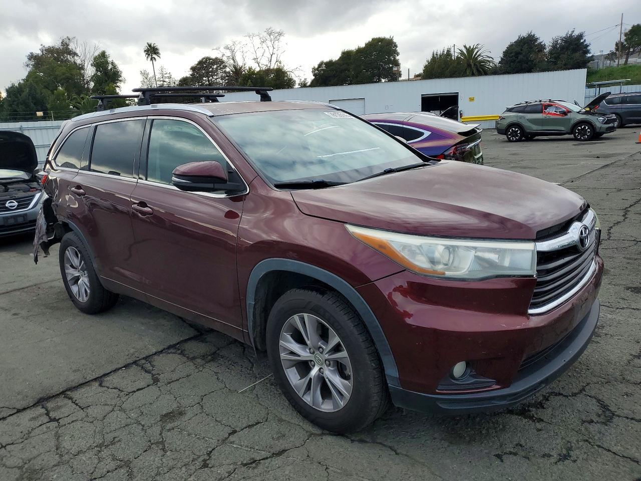 2015 TOYOTA HIGHLANDER