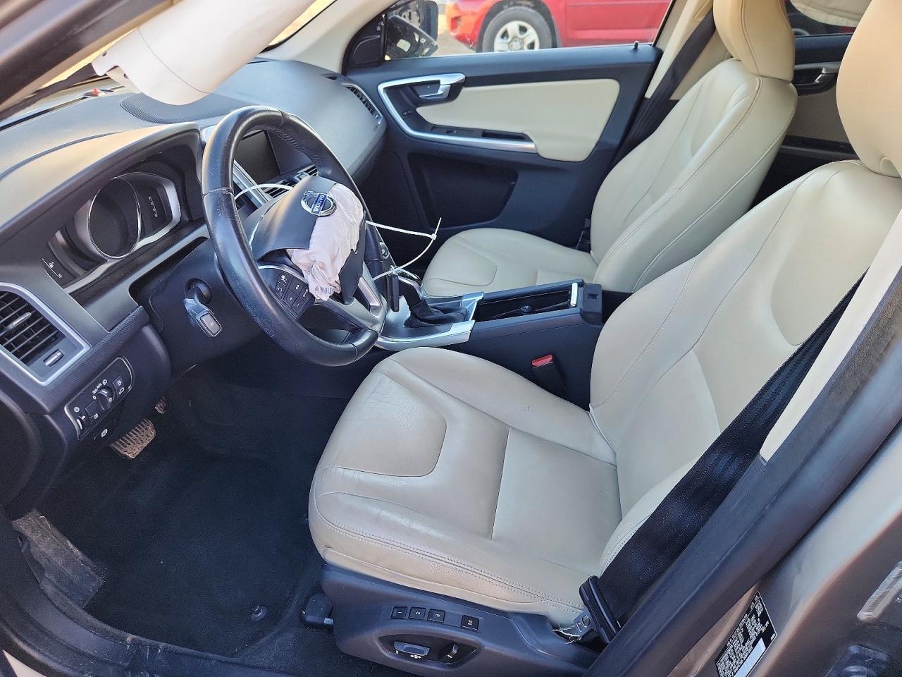 2016 VOLVO XC60