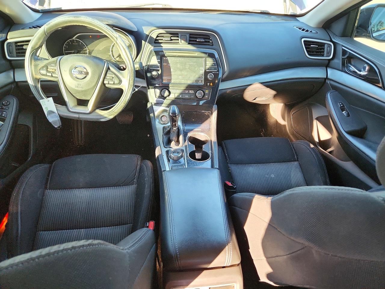 2017 NISSAN Maxima