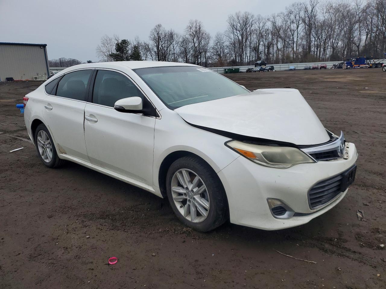 2013 TOYOTA Avalon